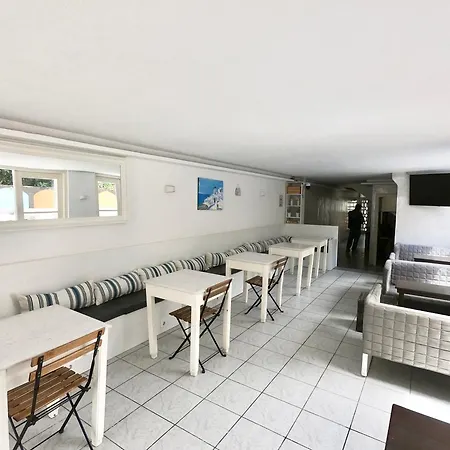 Anny & Apart-hotel Perissa (Santorini)