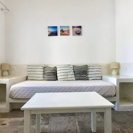 Anny & Perissa (Santorini)