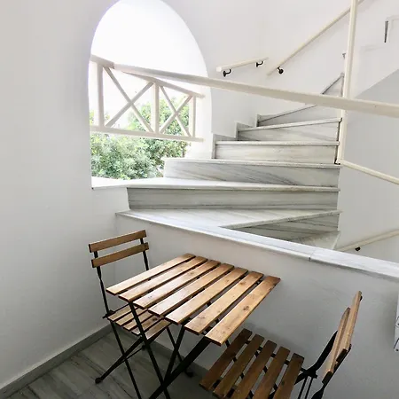 Anny & Apart-hotel Perissa (Santorini)