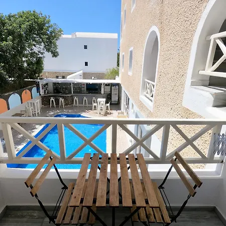Anny & Perissa (Santorini)
